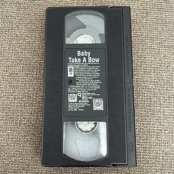 5/$25 Shirley Temple Baby Take a Bow VHS Movie 1934 Remake 20th Century Fox - Picture 3 of 4